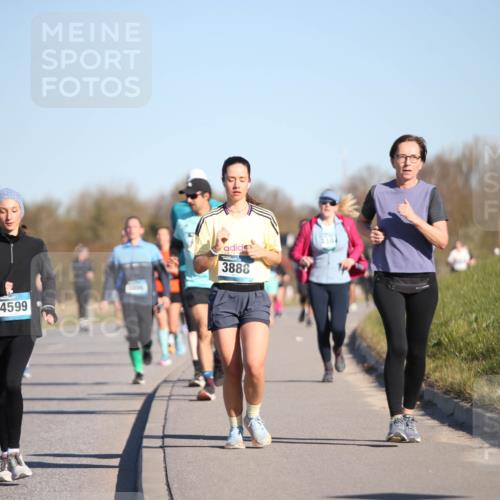 06.04.2025 - 44. Internationalen Wilhelmsburger Insellauf Jannik Wohlers http://msf.ph/oto/7615522 06.04.2025 09:34:42 Laufen 4436, 4599, 1066, 3888 meine-sportfotos.de