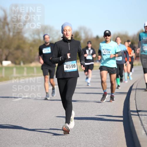 06.04.2025 - 44. Internationalen Wilhelmsburger Insellauf Jannik Wohlers http://msf.ph/oto/7615528 06.04.2025 09:34:45 Laufen 4436, 4599, 4239, 3797, 388 meine-sportfotos.de