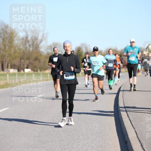 06.04.2025 - 44. Internationalen Wilhelmsburger Insellauf Jannik Wohlers http://msf.ph/oto/7615531 06.04.2025 09:34:45 Laufen 4599, 4239, 3797, 3888 meine-sportfotos.de