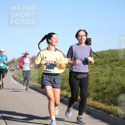 06.04.2025 - 44. Internationalen Wilhelmsburger Insellauf Jannik Wohlers http://msf.ph/oto/7615554 06.04.2025 09:34:48 Laufen 3888 meine-sportfotos.de