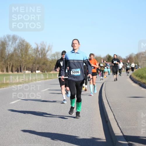 06.04.2025 - 44. Internationalen Wilhelmsburger Insellauf Jannik Wohlers http://msf.ph/oto/7615564 06.04.2025 09:34:52 Laufen 5096, 379 meine-sportfotos.de