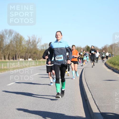 06.04.2025 - 44. Internationalen Wilhelmsburger Insellauf Jannik Wohlers http://msf.ph/oto/7615565 06.04.2025 09:34:52 Laufen 5096, 37 meine-sportfotos.de