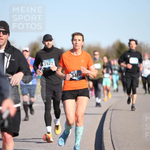 06.04.2025 - 44. Internationalen Wilhelmsburger Insellauf Jannik Wohlers http://msf.ph/oto/7615567 06.04.2025 09:34:53 Laufen 4, 3922, 3470 meine-sportfotos.de