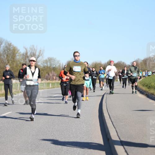 06.04.2025 - 44. Internationalen Wilhelmsburger Insellauf Jannik Wohlers http://msf.ph/oto/7615595 06.04.2025 09:35:01 Laufen 754, 50, 3106 meine-sportfotos.de