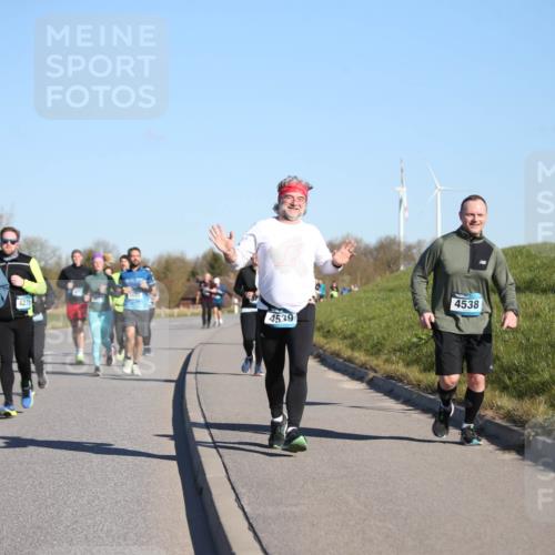 06.04.2025 - 44. Internationalen Wilhelmsburger Insellauf Jannik Wohlers http://msf.ph/oto/7615617 06.04.2025 09:35:08 Laufen 4275, 4539, 4538 meine-sportfotos.de