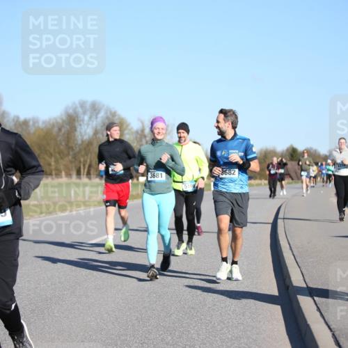 06.04.2025 - 44. Internationalen Wilhelmsburger Insellauf Jannik Wohlers http://msf.ph/oto/7615642 06.04.2025 09:35:13 Laufen 3329, 3681, 3682, 510 meine-sportfotos.de