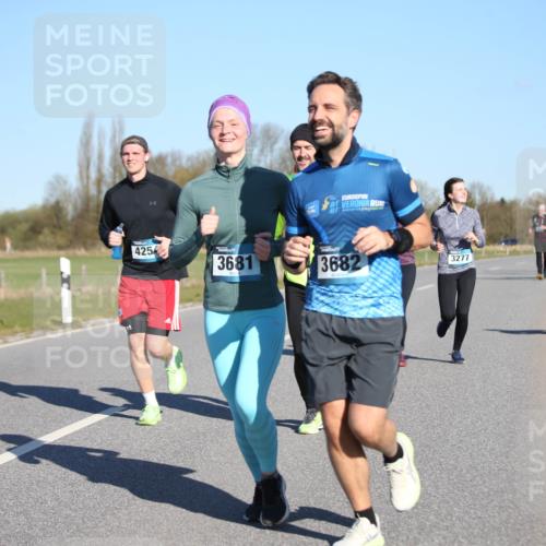 06.04.2025 - 44. Internationalen Wilhelmsburger Insellauf Jannik Wohlers http://msf.ph/oto/7615652 06.04.2025 09:35:14 Laufen 4254, 3681, 3682, 3277 meine-sportfotos.de