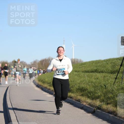 06.04.2025 - 44. Internationalen Wilhelmsburger Insellauf Jannik Wohlers http://msf.ph/oto/7615661 06.04.2025 09:35:16 Laufen 4316 meine-sportfotos.de