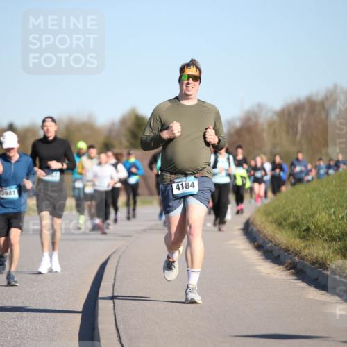 06.04.2025 - 44. Internationalen Wilhelmsburger Insellauf Jannik Wohlers http://msf.ph/oto/7615673 06.04.2025 09:35:20 Laufen 3278, 3981, 4184 meine-sportfotos.de