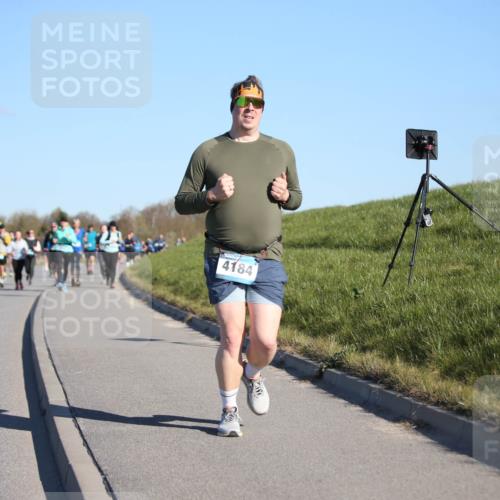 06.04.2025 - 44. Internationalen Wilhelmsburger Insellauf Jannik Wohlers http://msf.ph/oto/7615685 06.04.2025 09:35:24 Laufen 278, 3981, 456, 4184 meine-sportfotos.de