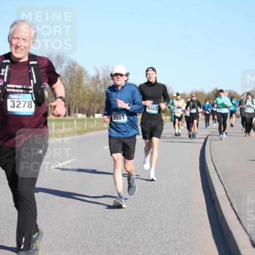 06.04.2025 - 44. Internationalen Wilhelmsburger Insellauf Jannik Wohlers http://msf.ph/oto/7615692 06.04.2025 09:35:26 Laufen 3278, 3981, 4567, 4143 meine-sportfotos.de
