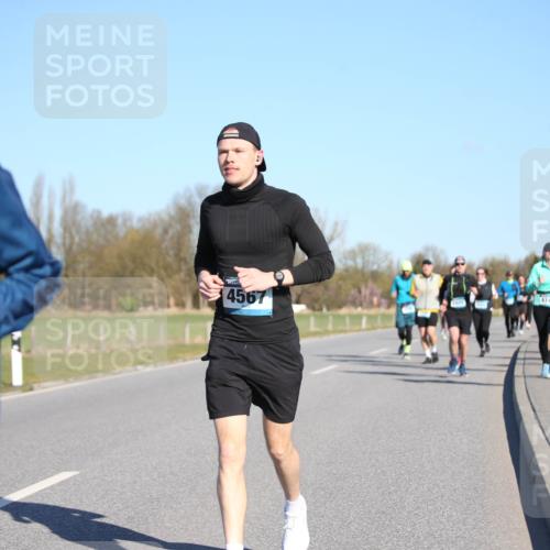 06.04.2025 - 44. Internationalen Wilhelmsburger Insellauf Jannik Wohlers http://msf.ph/oto/7615696 06.04.2025 09:35:29 Laufen 81, 4567, 4143 meine-sportfotos.de