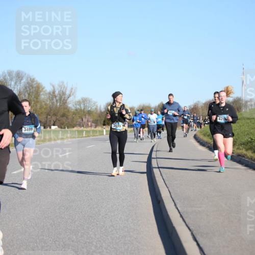 06.04.2025 - 44. Internationalen Wilhelmsburger Insellauf Jannik Wohlers http://msf.ph/oto/7615766 06.04.2025 09:35:44 Laufen 3990, 4260, 3919, 3499 meine-sportfotos.de