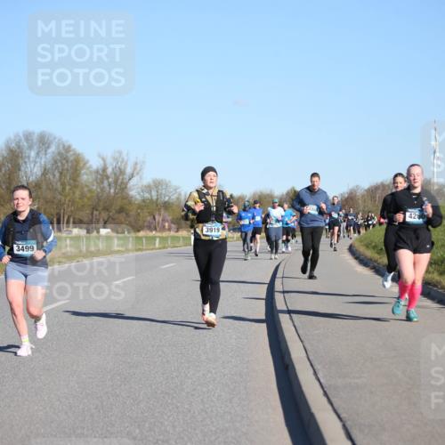 06.04.2025 - 44. Internationalen Wilhelmsburger Insellauf Jannik Wohlers http://msf.ph/oto/7615770 06.04.2025 09:35:45 Laufen 4260, 3919, 3499 meine-sportfotos.de