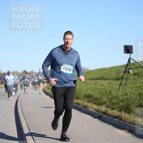 06.04.2025 - 44. Internationalen Wilhelmsburger Insellauf Jannik Wohlers http://msf.ph/oto/7615803 06.04.2025 09:35:50 Laufen 4498 meine-sportfotos.de