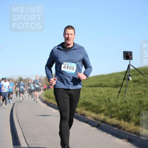 06.04.2025 - 44. Internationalen Wilhelmsburger Insellauf Jannik Wohlers http://msf.ph/oto/7615806 06.04.2025 09:35:50 Laufen 4498 meine-sportfotos.de