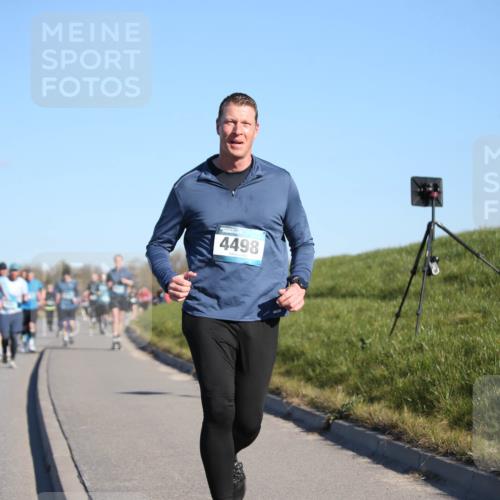 06.04.2025 - 44. Internationalen Wilhelmsburger Insellauf Jannik Wohlers http://msf.ph/oto/7615807 06.04.2025 09:35:50 Laufen 4498 meine-sportfotos.de