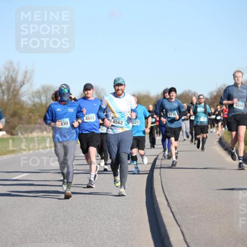 06.04.2025 - 44. Internationalen Wilhelmsburger Insellauf Jannik Wohlers http://msf.ph/oto/7615812 06.04.2025 09:35:53 Laufen 4580, 330, 4582, 2, 5176, 3192, 4562, 5223, 3905, 3287 meine-sportfotos.de
