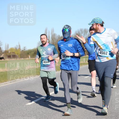 06.04.2025 - 44. Internationalen Wilhelmsburger Insellauf Jannik Wohlers http://msf.ph/oto/7615826 06.04.2025 09:35:57 Laufen 4580, 393, 4562, 5223, 3905 meine-sportfotos.de