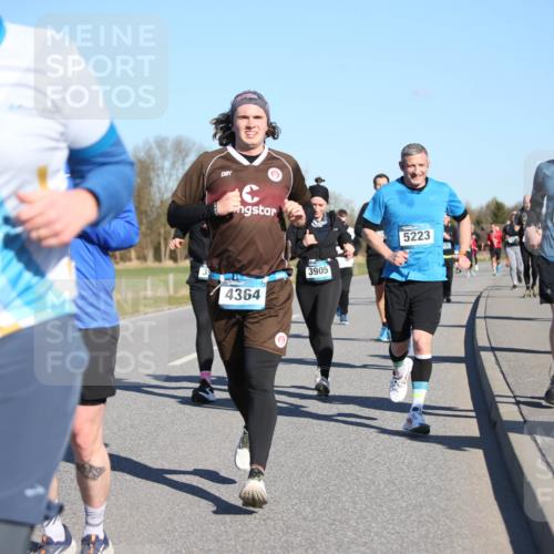 06.04.2025 - 44. Internationalen Wilhelmsburger Insellauf Jannik Wohlers http://msf.ph/oto/7615835 06.04.2025 09:35:58 Laufen 4562, 4364, 3905, 5223, 5176 meine-sportfotos.de