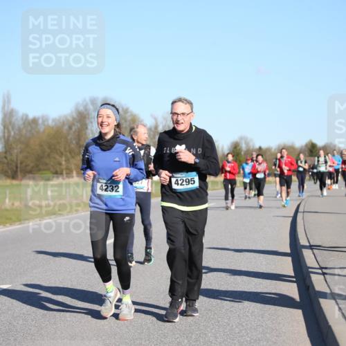 06.04.2025 - 44. Internationalen Wilhelmsburger Insellauf Jannik Wohlers http://msf.ph/oto/7615877 06.04.2025 09:36:06 Laufen 343, 4232, 4295 meine-sportfotos.de
