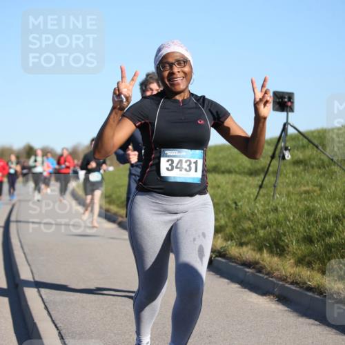 06.04.2025 - 44. Internationalen Wilhelmsburger Insellauf Jannik Wohlers http://msf.ph/oto/7615888 06.04.2025 09:36:08 Laufen 3431 meine-sportfotos.de