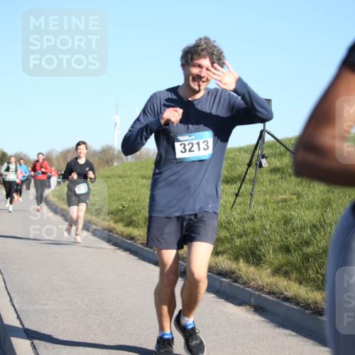 06.04.2025 - 44. Internationalen Wilhelmsburger Insellauf Jannik Wohlers http://msf.ph/oto/7615891 06.04.2025 09:36:09 Laufen 3213 meine-sportfotos.de
