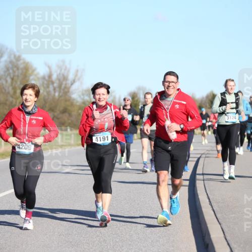 06.04.2025 - 44. Internationalen Wilhelmsburger Insellauf Jannik Wohlers http://msf.ph/oto/7615909 06.04.2025 09:36:13 Laufen 4209, 4191, 3124, 3125 meine-sportfotos.de