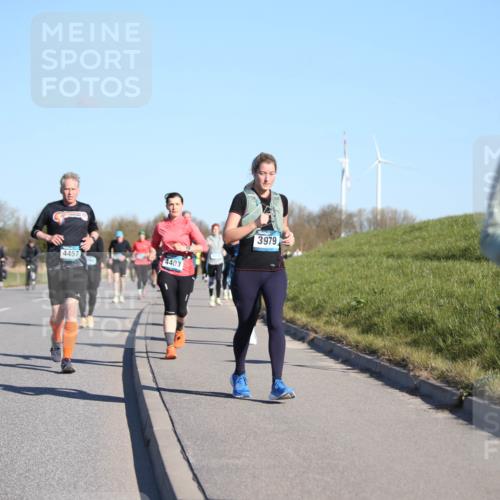 06.04.2025 - 44. Internationalen Wilhelmsburger Insellauf Jannik Wohlers http://msf.ph/oto/7615931 06.04.2025 09:36:18 Laufen 3980, 4457, 4403, 3817, 3979, 3124 meine-sportfotos.de