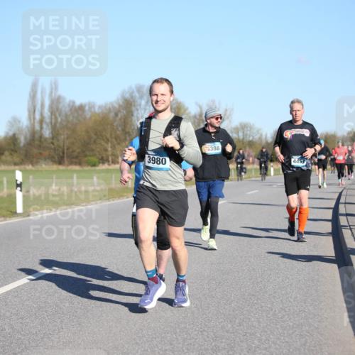 06.04.2025 - 44. Internationalen Wilhelmsburger Insellauf Jannik Wohlers http://msf.ph/oto/7615935 06.04.2025 09:36:18 Laufen 3980, 388, 4457, 4403 meine-sportfotos.de