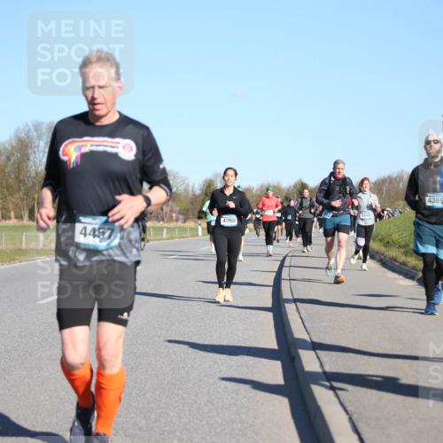 06.04.2025 - 44. Internationalen Wilhelmsburger Insellauf Jannik Wohlers http://msf.ph/oto/7615946 06.04.2025 09:36:21 Laufen 88, 5192, 4060, 4457, 4369, 337 meine-sportfotos.de