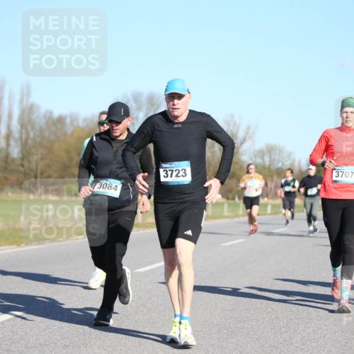 06.04.2025 - 44. Internationalen Wilhelmsburger Insellauf Jannik Wohlers http://msf.ph/oto/7615975 06.04.2025 09:36:30 Laufen 3084, 3723, 3707 meine-sportfotos.de