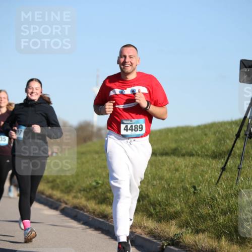06.04.2025 - 44. Internationalen Wilhelmsburger Insellauf Jannik Wohlers http://msf.ph/oto/7615988 06.04.2025 09:36:33 Laufen 4235, 4489 meine-sportfotos.de