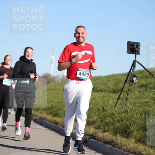 06.04.2025 - 44. Internationalen Wilhelmsburger Insellauf Jannik Wohlers http://msf.ph/oto/7615989 06.04.2025 09:36:34 Laufen 4235, 4489 meine-sportfotos.de