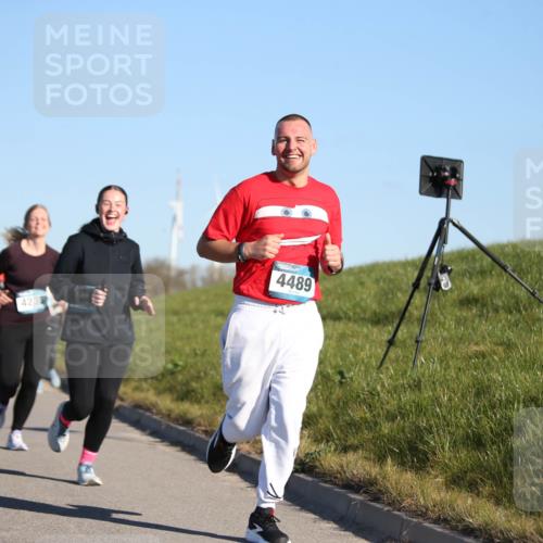 06.04.2025 - 44. Internationalen Wilhelmsburger Insellauf Jannik Wohlers http://msf.ph/oto/7615991 06.04.2025 09:36:34 Laufen 4489, 423 meine-sportfotos.de