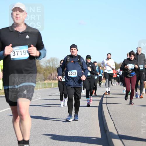 06.04.2025 - 44. Internationalen Wilhelmsburger Insellauf Jannik Wohlers http://msf.ph/oto/7616044 06.04.2025 09:36:44 Laufen 3193, 3719, 3002, 187, 098 meine-sportfotos.de