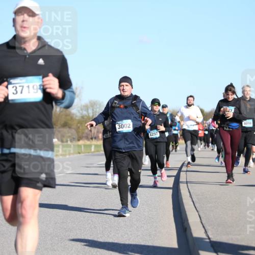 06.04.2025 - 44. Internationalen Wilhelmsburger Insellauf Jannik Wohlers http://msf.ph/oto/7616046 06.04.2025 09:36:44 Laufen 3193, 3719, 3002, 4255, 27, 4098 meine-sportfotos.de