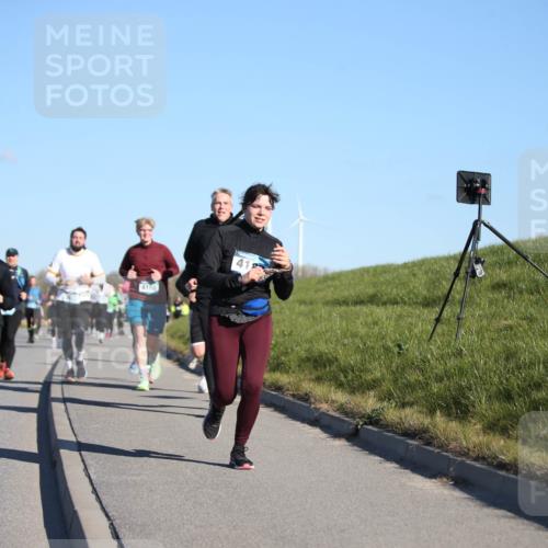 06.04.2025 - 44. Internationalen Wilhelmsburger Insellauf Jannik Wohlers http://msf.ph/oto/7616055 06.04.2025 09:36:47 Laufen 392, 4255, 4166, 4 meine-sportfotos.de