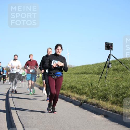 06.04.2025 - 44. Internationalen Wilhelmsburger Insellauf Jannik Wohlers http://msf.ph/oto/7616056 06.04.2025 09:36:47 Laufen 4255, 4166, 41 meine-sportfotos.de