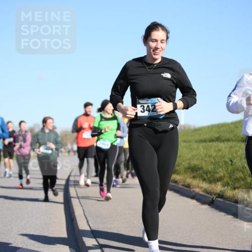 06.04.2025 - 44. Internationalen Wilhelmsburger Insellauf Jannik Wohlers http://msf.ph/oto/7616132 06.04.2025 09:37:00 Laufen 3600, 3969, 342, 3429 meine-sportfotos.de