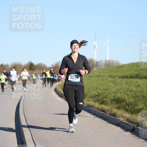 06.04.2025 - 44. Internationalen Wilhelmsburger Insellauf Jannik Wohlers http://msf.ph/oto/7616319 06.04.2025 09:37:39 Laufen 3239 meine-sportfotos.de