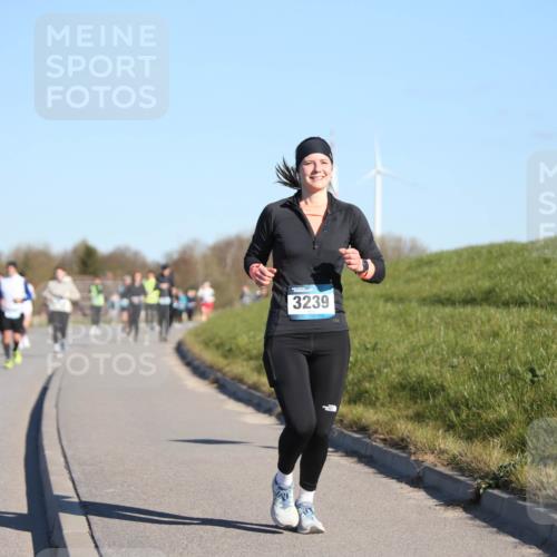 06.04.2025 - 44. Internationalen Wilhelmsburger Insellauf Jannik Wohlers http://msf.ph/oto/7616324 06.04.2025 09:37:40 Laufen 3239 meine-sportfotos.de