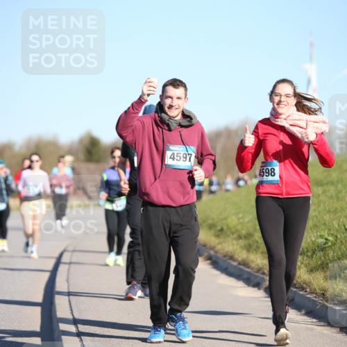 06.04.2025 - 44. Internationalen Wilhelmsburger Insellauf Jannik Wohlers http://msf.ph/oto/7616973 06.04.2025 09:40:20 Laufen 4597, 4598 meine-sportfotos.de