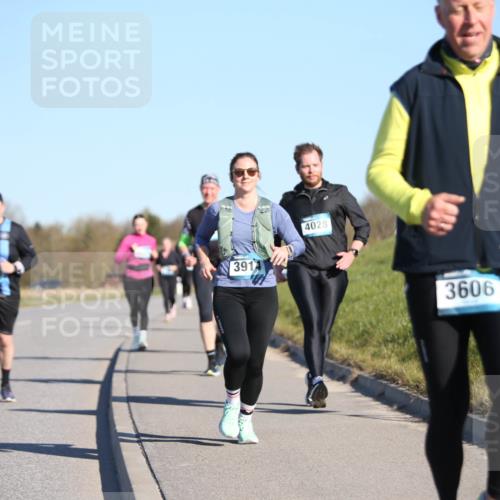 06.04.2025 - 44. Internationalen Wilhelmsburger Insellauf Jannik Wohlers http://msf.ph/oto/7617077 06.04.2025 09:40:55 Laufen 391, 4028, 3606 meine-sportfotos.de