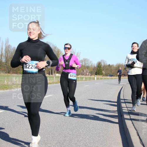 06.04.2025 - 44. Internationalen Wilhelmsburger Insellauf Jannik Wohlers http://msf.ph/oto/7617188 06.04.2025 09:41:29 Laufen 3220, 3225, 4434, 2258, 98, 3194 meine-sportfotos.de