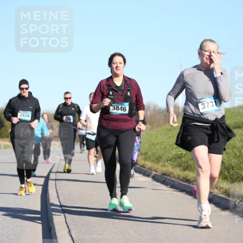 06.04.2025 - 44. Internationalen Wilhelmsburger Insellauf Jannik Wohlers http://msf.ph/oto/7617388 06.04.2025 09:42:35 Laufen 3929, 3846, 3731 meine-sportfotos.de