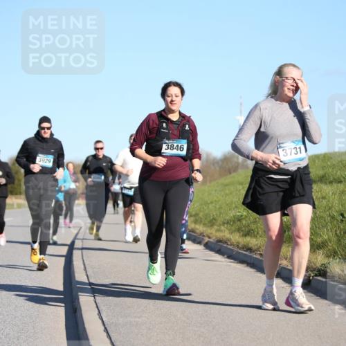 06.04.2025 - 44. Internationalen Wilhelmsburger Insellauf Jannik Wohlers http://msf.ph/oto/7617390 06.04.2025 09:42:35 Laufen 3929, 4725, 3846, 3731 meine-sportfotos.de