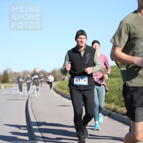 06.04.2025 - 44. Internationalen Wilhelmsburger Insellauf Jannik Wohlers http://msf.ph/oto/7617499 06.04.2025 09:43:06 Laufen 4134, 03 meine-sportfotos.de