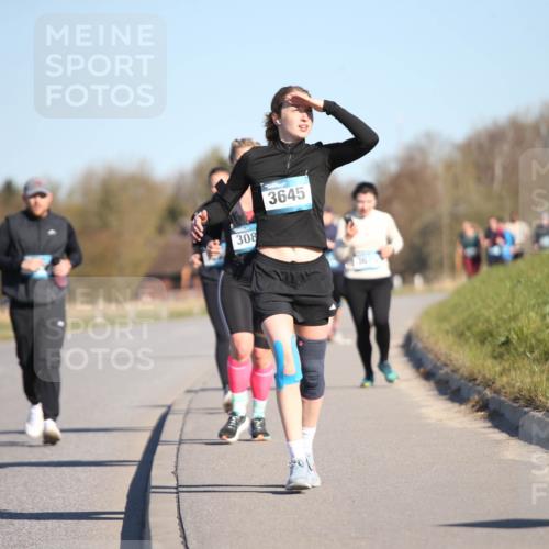 06.04.2025 - 44. Internationalen Wilhelmsburger Insellauf Jannik Wohlers http://msf.ph/oto/7617501 06.04.2025 09:43:08 Laufen 308, 3645, 36 meine-sportfotos.de