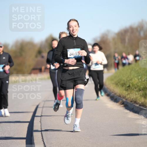 06.04.2025 - 44. Internationalen Wilhelmsburger Insellauf Jannik Wohlers http://msf.ph/oto/7617503 06.04.2025 09:43:08 Laufen 3645 meine-sportfotos.de